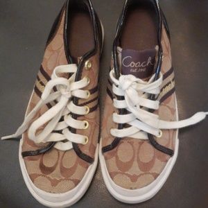 Coach shoe